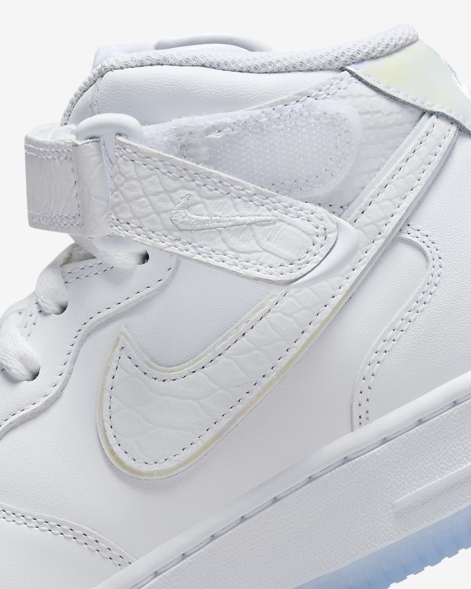 Nike air force 1 '07 trainers in holographic white hotsell